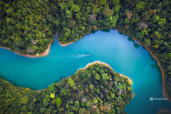 Vista aérea do Parque Nacional Khao Sok, Surat Thani, Tailândia